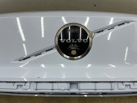 Zderzak przedni Volvo EX30 23r.- przód PDC 31345658