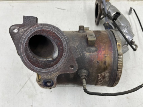 Katalizator Renault Qashqai Kadjar X-Trail Rogue Kadjar Qashqai 1.6 dCi 96 kW 130km R9M E 414 diesel oryginalny 208a06933r