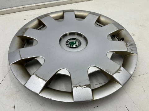 Kołpak Skoda Octavia 1 I 96-10r. 15 cali oryginalny r15 jedna sztuka 1u0601147d