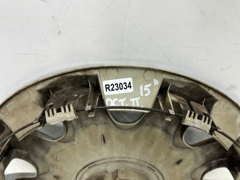 Kołpak Skoda Octavia 2 II 04-13r. 15 cali oryginalny r15 jedna sztuka 1z0601147a