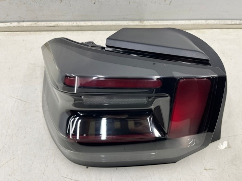 Lampa Citroen C3 IV e-C3 24r.- LEWA tylna ciemna czerwona w błotnik oryginalna lewy tył EUROPA 9845602580