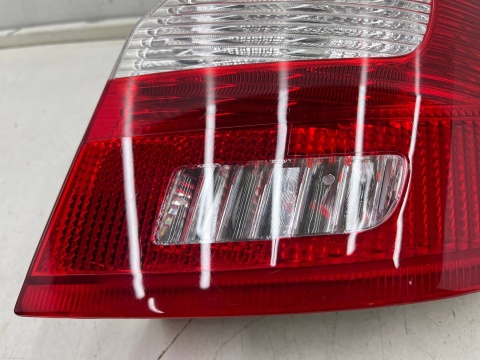 Lampa Skoda Fabia 2 II Kombi HB 5j 07-14r. PRAWA tylna w błotnik oryginalna prawy tył EUROPA 5j6945096