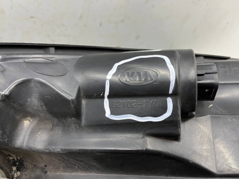 Lampa reflektor Kia Picanto 2 II 11-17r. prawa przednia zwykła Europa prawy przód 92102-1y0