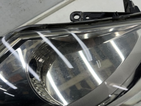Lampa reflektor Renault Clio 3 III Lift 09-15r. prawa przednia zwykła prawy przód Europa oryginalna 8200892495