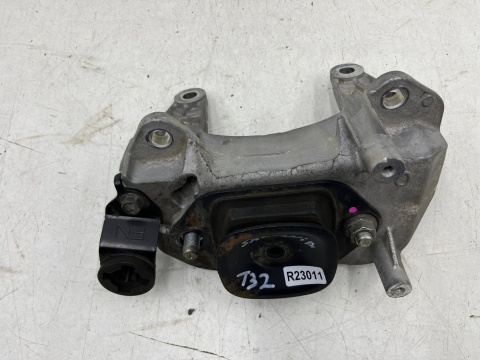 Poduszka skrzyni biegów Nissan X-Trail III T32 Rogue 13-21r. 1.6 dCi 4x4 4wd diesel lewe mocowanie łapa silnika 112204bb0a