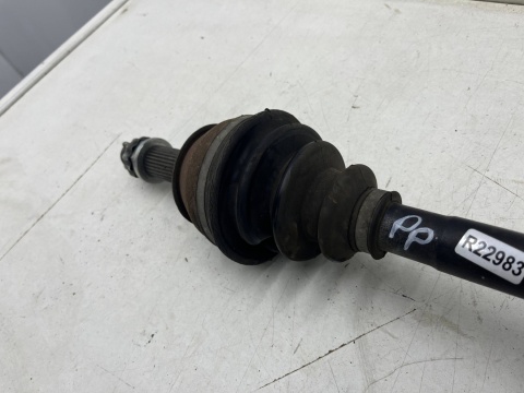 Półoś Nissan X-Trail III T32 Rogue 13-21r. 1.6 dCi 4x4 diesel prawa przednia półoś napędowa długa przegub