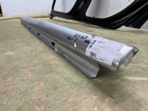 Poszycie VW Golf 7 VII 12-17r. PRAWY próg bok poszycie słupek A B rama drzwi ĆWIARTKA NOWY oryginalny 5g4809606d