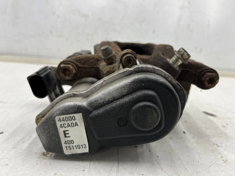 Zacisk hamulcowy Nissan X-Trail III T32 Rogue 13-21r. prawy tylny jarzmo prawy tył elektryczny ręczny