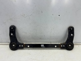 Belka silnika Nissan X-Trail III T32 Rogue 13-21r. mocowanie wzmocnienie łacznik wózka z karoserią