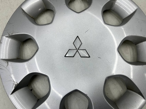 Kołpak Mitsubishi Colt VI 6 Z30 04-12r. 15 cali oryginalny r15 jedna sztuka 3983so010