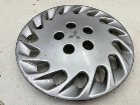 Kołpak Mitsubishi Sigma Galant 15 cali oryginalny r15 jedna sztuka aw324708