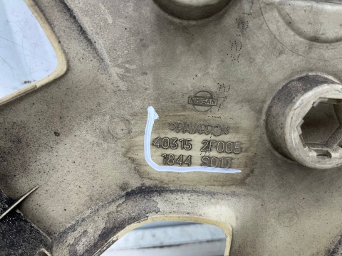 Kołpak Nissan Bluebird U13 91-97r. 14 cali oryginalny r14 jedna sztuka 40315-2f005