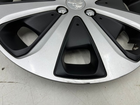 Kołpak Peugeot 208 12r.- 15 cali oryginalny r15 jedna sztuka 9673846477 9673846777