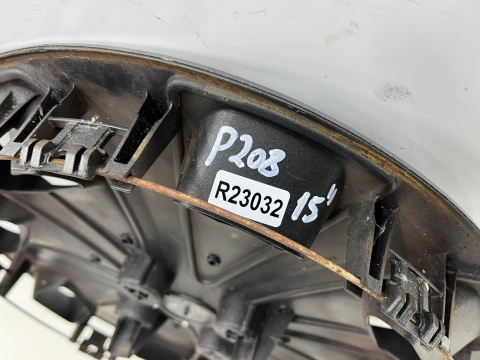 Kołpak Peugeot 208 12r.- 15 cali oryginalny r15 jedna sztuka 9673846477 9673846777