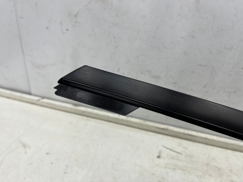 Listwa Mazda CX-3 CX3 14-21r. prawa tylna górna listewka ozdobna ramki szyby drzwi prawy tył