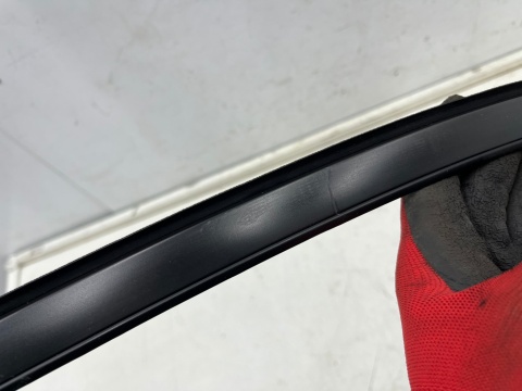 Listwa Mazda CX-5 II CX5 II KF 17r.- prawa przednia górna listewka ozdobna ramki szyby drzwi prawy przód KB7W-50-981N 