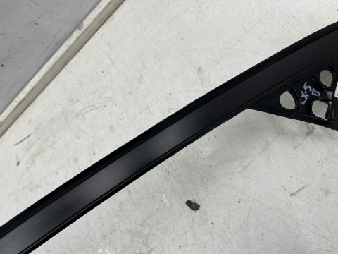 Listwa Mazda CX-5 II CX5 II KF 17r.- prawa przednia górna listewka ozdobna ramki szyby drzwi prawy przód KB7W-50-981N 