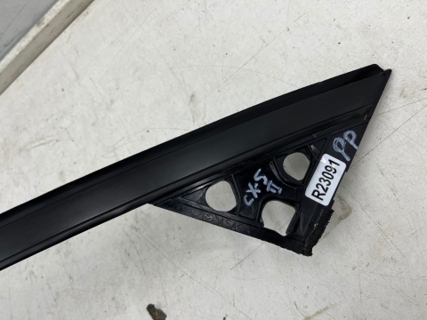 Listwa Mazda CX-5 II CX5 II KF 17r.- prawa przednia górna listewka ozdobna ramki szyby drzwi prawy przód KB7W-50-981N 