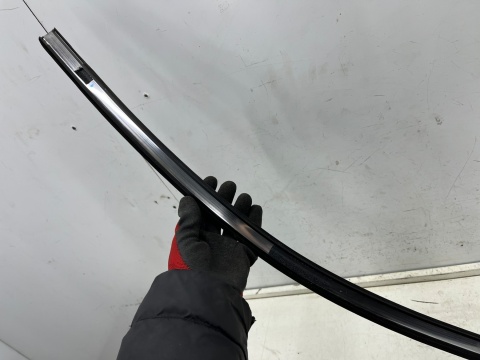 Listwa Mazda CX-5 II CX5 II KF 17r.- prawa przednia górna listewka ozdobna ramki szyby drzwi prawy przód KB7W-50-981N 