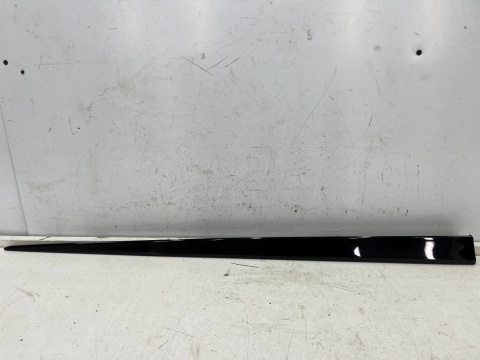 Listwa Toyota Yaris 3 III P13 LIFT Hybrid 17-20r. lewa przednia dolna listewka ozdobna nakładki drzwi lewy przód