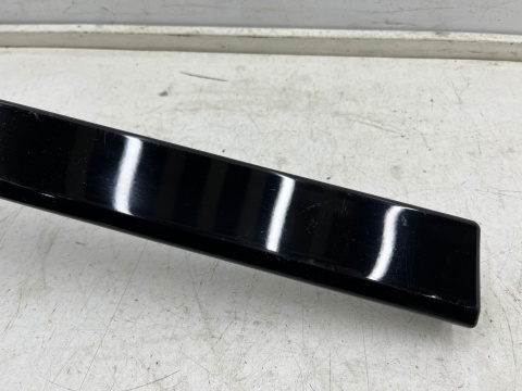 Listwa Toyota Yaris 3 III P13 LIFT Hybrid 17-20r. lewa przednia dolna listewka ozdobna nakładki drzwi lewy przód