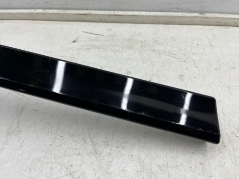 Listwa Toyota Yaris 3 III P13 LIFT Hybrid 17-20r. lewa przednia dolna listewka ozdobna nakładki drzwi lewy przód