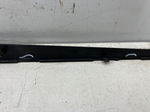 Listwa Toyota Yaris 3 III P13 LIFT Hybrid 17-20r. lewa przednia dolna listewka ozdobna nakładki drzwi lewy przód