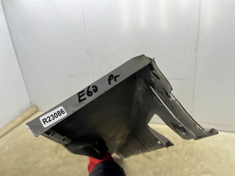 Nakładka progu BMW 5 E60 sedan E61 kombi 03-10r. prawa listwa prawy próg zewnętrzny 7033760