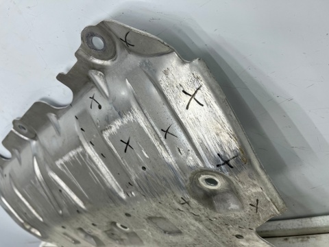 Osłona pod silnik BMW 3 G20 G21 xDrive 320dx 330dx 330ix 18r.- osłona podwozia dolna płyta wzmocnienia ORYGINALNA 6878580