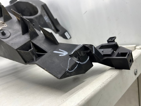 Pas przedni Mini Countryman I R60 Mini Paceman R61 10-17r. wzmocnienie czołowe ramka chłodnic okular oryginalne 9802025