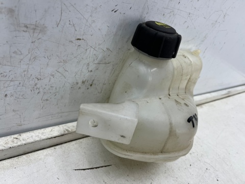 Zbiorniczek wyrównawczy Nissan X-Trail III T32 Rogue Qashqai J11 Kadjar 13-21r. 1.3 1.2 1.5 1.6 dCi zbiornik płynu chłodzącego