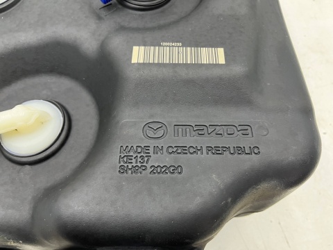 Zbiornik paliwa Mazda CX-5 II CX5 II KF 17r.- 2.2d diesel zbiornik ADblue pompa sh9p202g0 0444040025