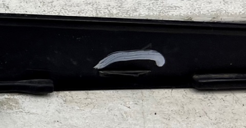 Listwa Toyota Yaris 3 III P13 LIFT Hybrid 17-20r. lewa przednia dolna listewka ozdobna nakładki drzwi lewy przód