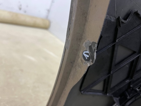 Zderzak przedni VW Passat B7 10-14r. przód 4XPDC spryski 3AA807221