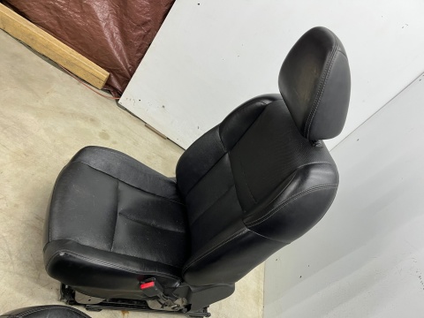 Fotele Nissan X-Trail III T32 Rogue 13-21r. elektryczne PODGRZEWANE skórzane EUROPA komplet