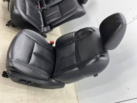 Fotele Nissan X-Trail III T32 Rogue 13-21r. elektryczne PODGRZEWANE skórzane EUROPA komplet