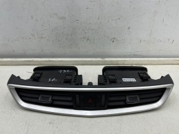 Kratka nawiewu Nissan X-Trail III T32 Rogue 13-21r. środkowa nadmuchu deski wnętrza