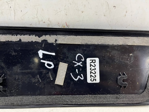 Listwa Mazda CX-3 CX3 14-21r. lewa przednia nakładka ramki drzwi bocznych lewy przód d10e50m21