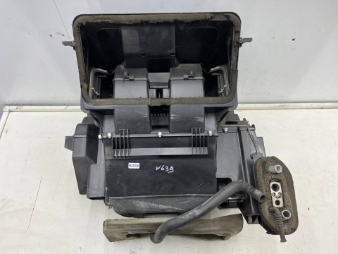 Nagrzewnica Mercedes Vito Viano W639 03-14r.  obudowa chłodnicy wody parownik klimatyzacji a6394461229