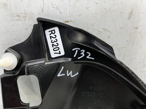 Nakładka drzwi Nissan X-Trail III T32 Rogue 13-21r. lewa osłona lusterka trójkąt z lampką ostrzegawczą asystent zmiany pasa