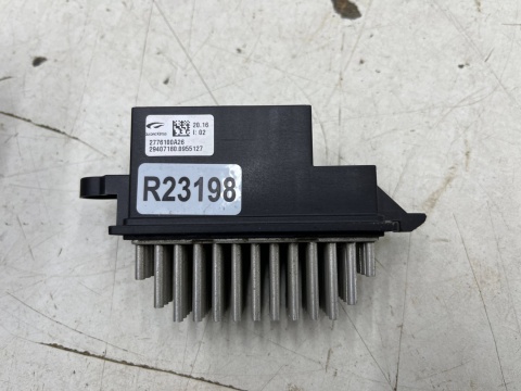 Opornica Nissan X-Trail III T32 Rogue Qashqai J11 Koleos II 13-21r. rezystor wentylatora dmuchawy nawiewu 2776100a26