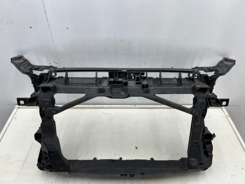 Pas przedni Audi A3 8v 13-20r. HB i sedan wzmocnienie ramka chłodnic okular oryginalny 8v0805588