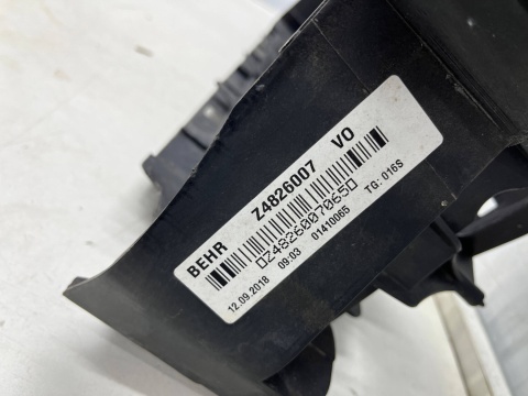 Pas przedni Audi A3 8v 13-20r. HB i sedan wzmocnienie ramka chłodnic okular oryginalny 8v0805588