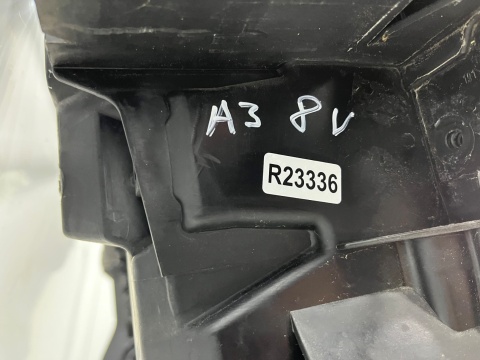 Pas przedni Audi A3 8v 13-20r. HB i sedan wzmocnienie ramka chłodnic okular oryginalny 8v0805588