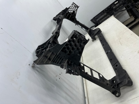 Pas przedni Porsche Cayenne III 9y 17r.- wzmocnienie ramka chłodnic oryginalny 9y0805594r