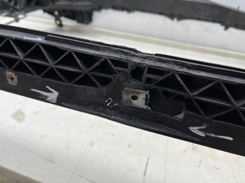 Pas przedni Porsche Cayenne III 9y 17r.- wzmocnienie ramka chłodnic oryginalny 9y0805594r