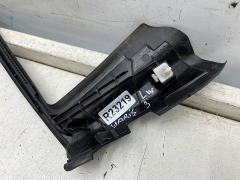 Podszybie Toyota Yaris 3 III P13 11-20r. LEWA zaślepka listewka podszybia szyby przedniej 53867-0d210