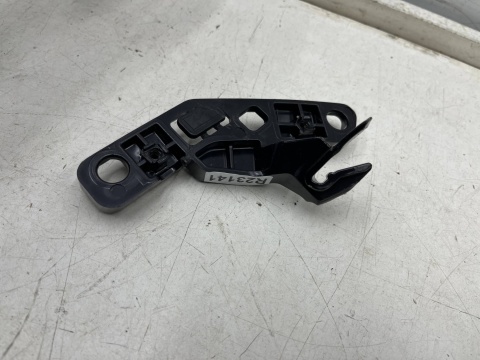 Ślizg BMW X1 U11 22r.- prawe przednie górne mocowanie zderzaka do błotnika wspornik uchwyt prowadnica prawy przód ORYGINALNY