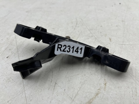 Ślizg BMW X1 U11 22r.- prawe przednie górne mocowanie zderzaka do błotnika wspornik uchwyt prowadnica prawy przód ORYGINALNY