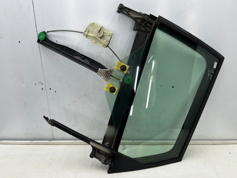 Szyba boczna Audi A3 8P Sportback 5d 03-13r. LEWA tylna ramka szyby drzwi podnośnik szyb lewy tył